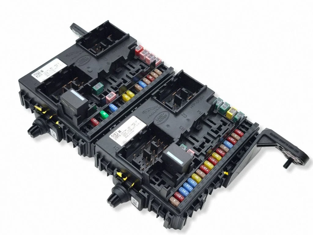 Drošinātāju bloks M8E214N030AC