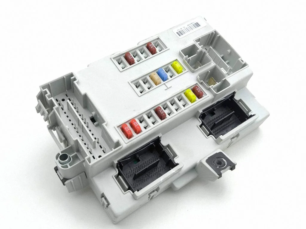 Drošinātāju bloks 68233380AC