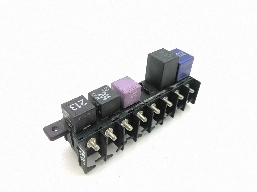 Fuse module – Audi A4 S4 B5 8D (1994-1999)