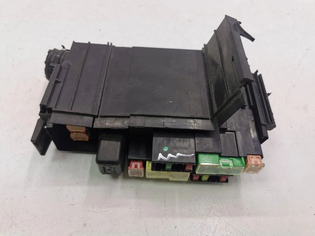 Fuse module 24382EW70B
