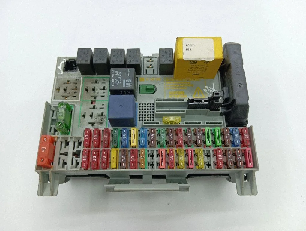 Drošinātāju bloks 90589965
