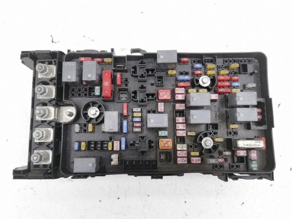 Fuse module 68235117ACA