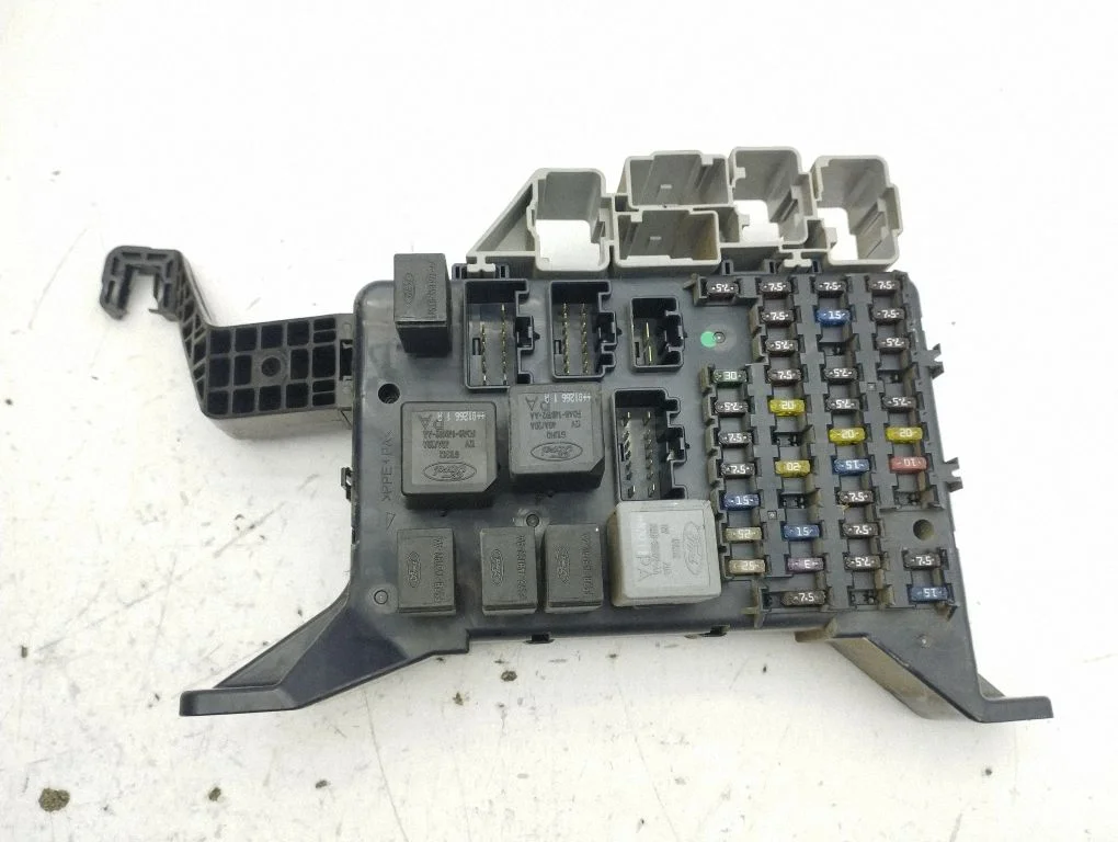Fuse module – Ford Mondeo Mk III (2000-2007)