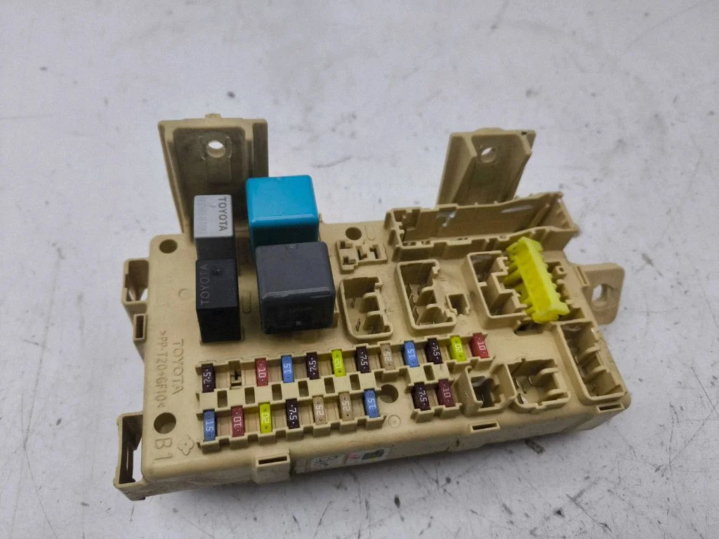 Drošinātāju bloks 82641CA010F