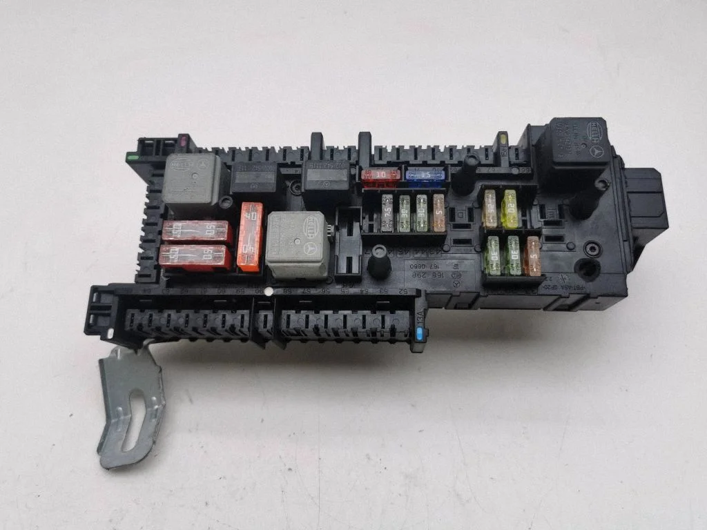 Fuse module 1670660