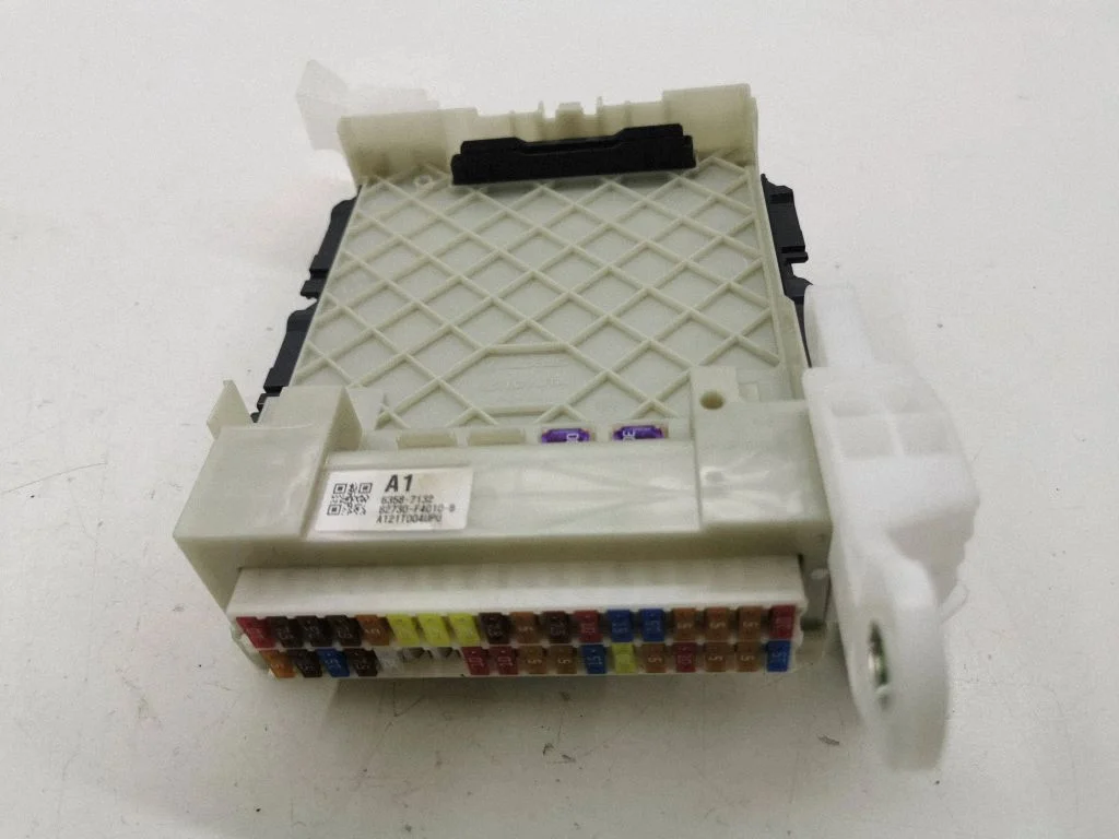 Drošinātāju bloks 82730F4010B