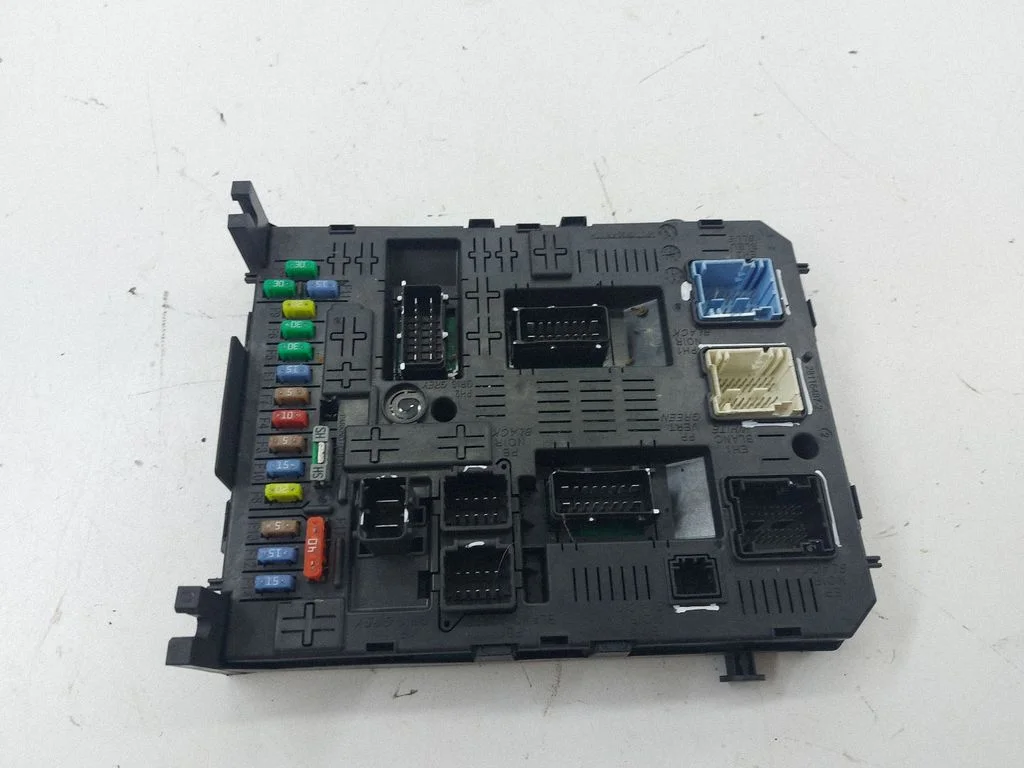 Drošinātāju bloks 281197595