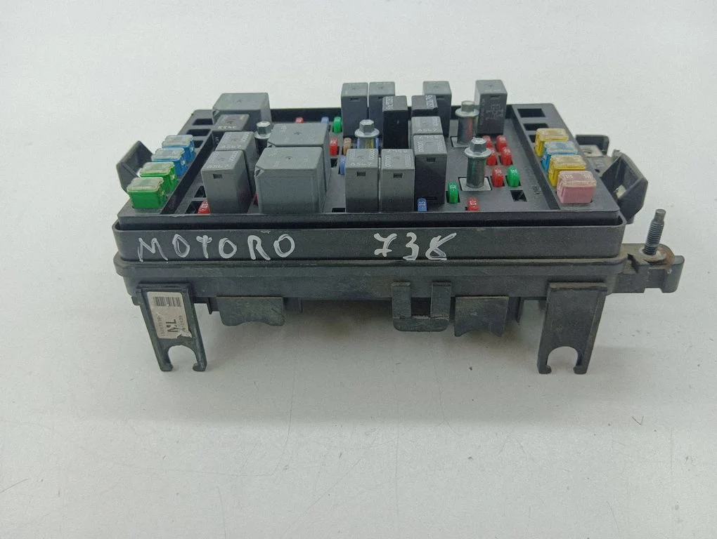Drošinātāju bloks 15293338