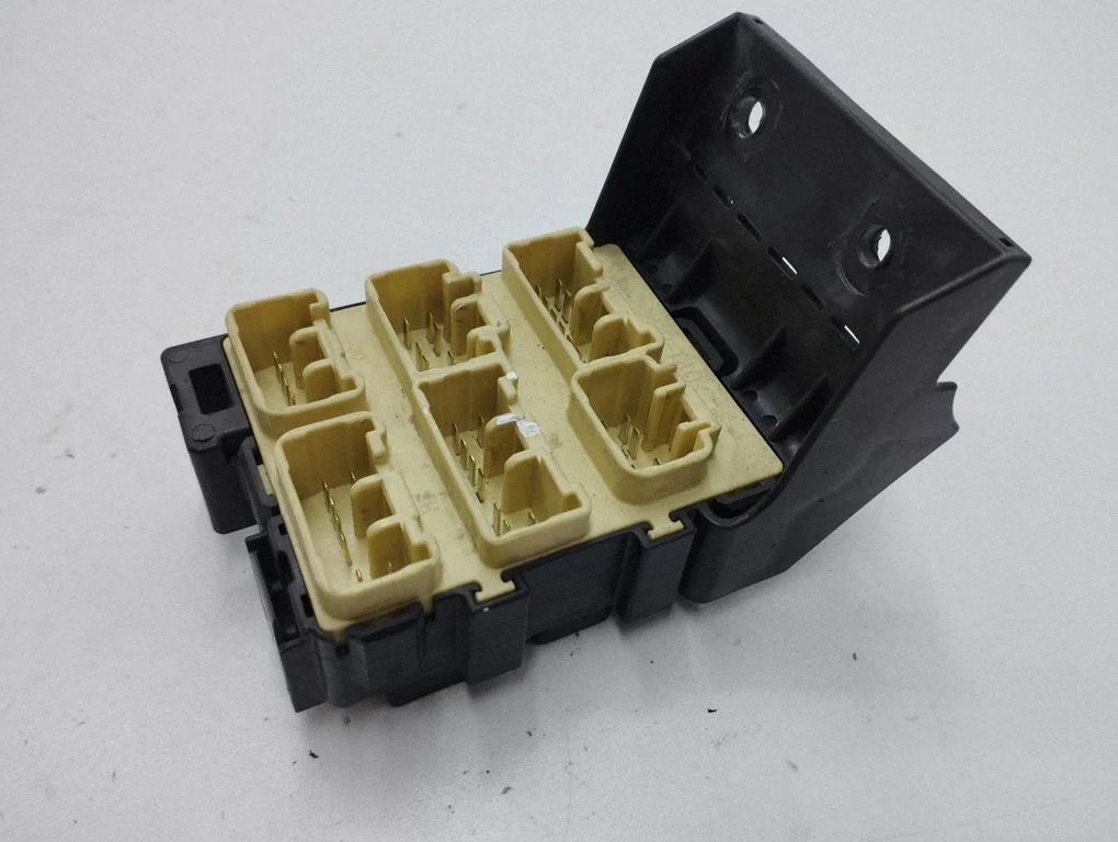 Fuse module 8273405030