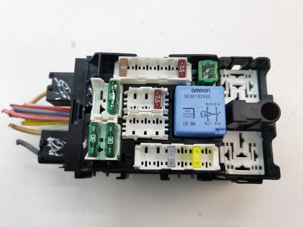 Drošinātāju bloks 9665492680