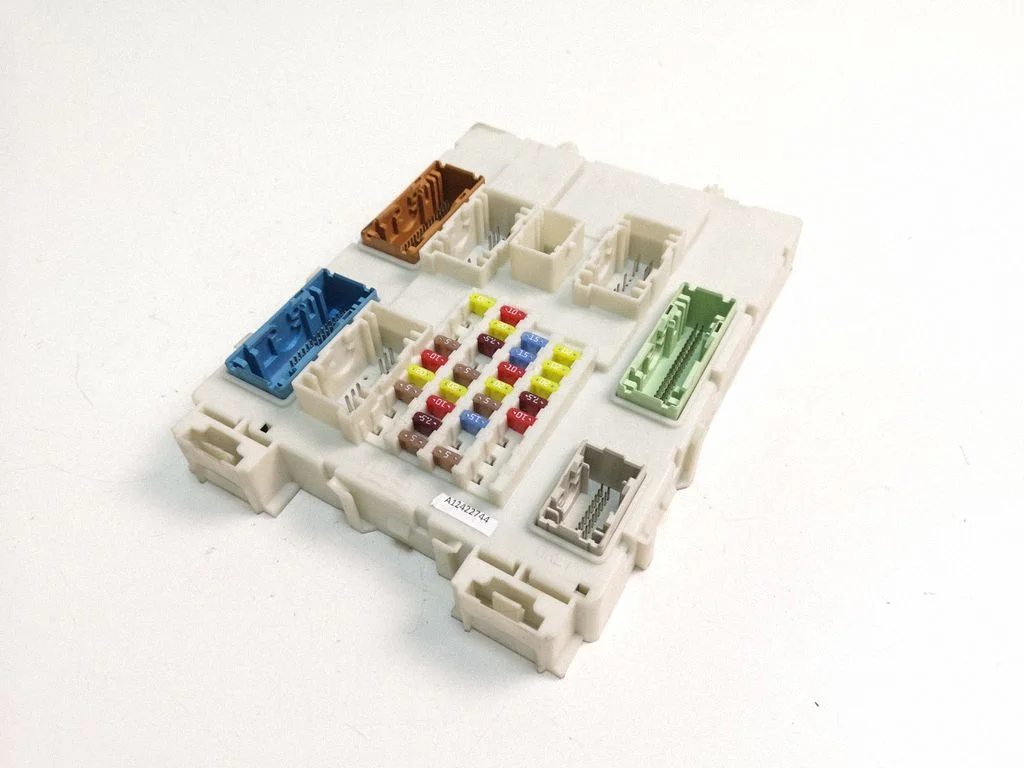 Drošinātāju bloks AV6N14A073DG