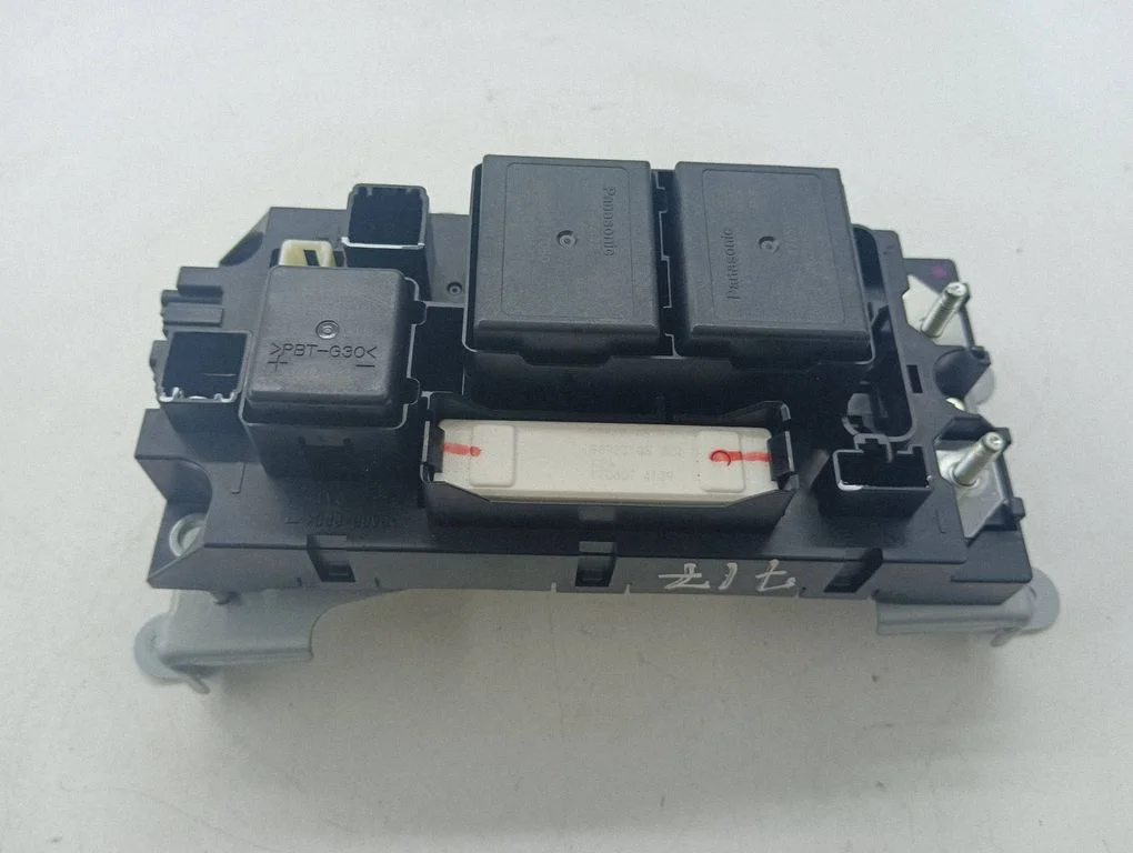 Fuse module – Lexus NX (2014-2021)