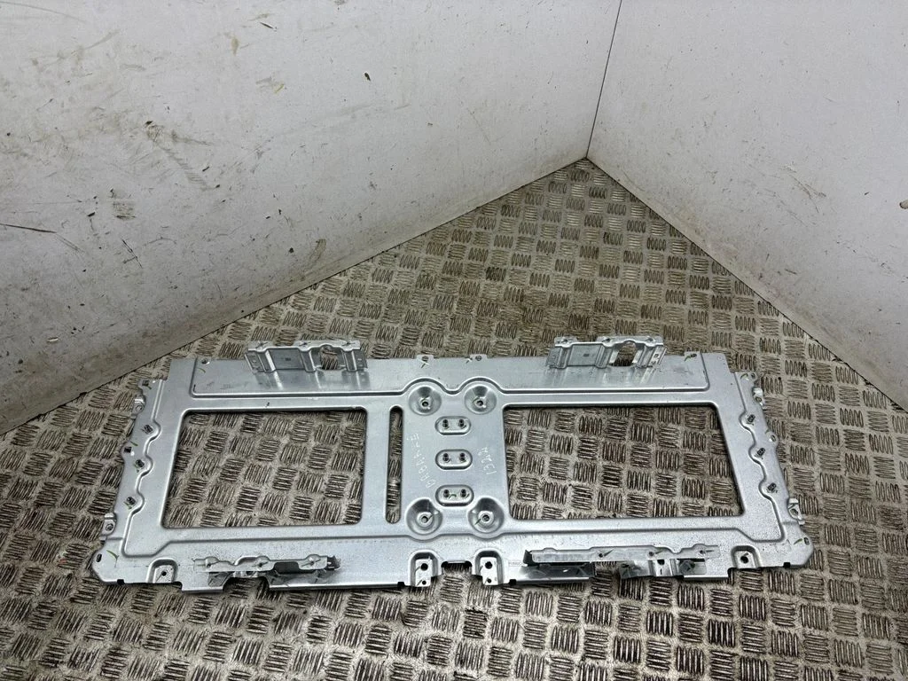 Akumulatora kronšteins LJ9810C739AC