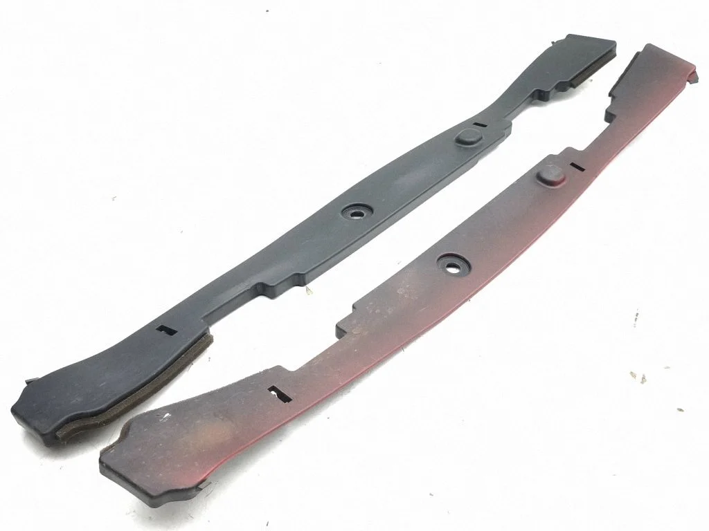 Cita motora nodalījuma detaļa KB7W563K5