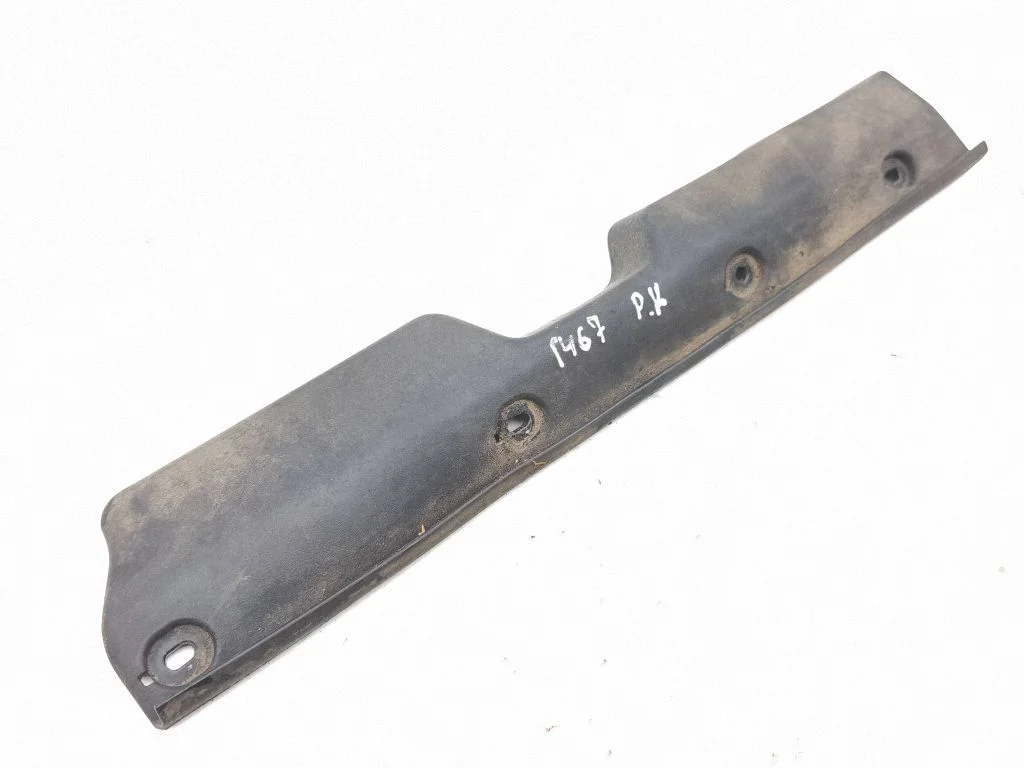 Cita motora nodalījuma detaļa KB7W56916