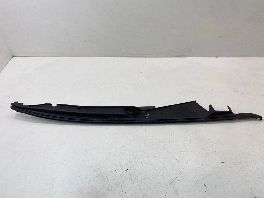Muu mootoriruumi osa – Lexus GS 300 350 430 450H (2005-2012)