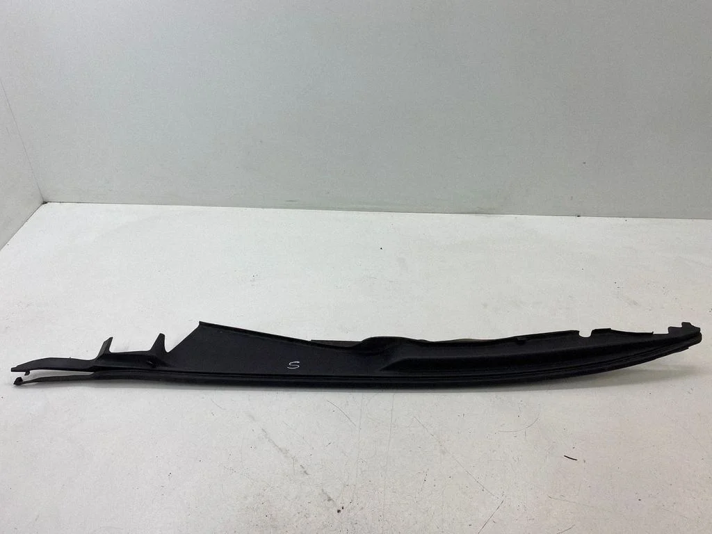Muu mootoriruumi osa – Lexus GS 300 350 430 450H (2005-2012)