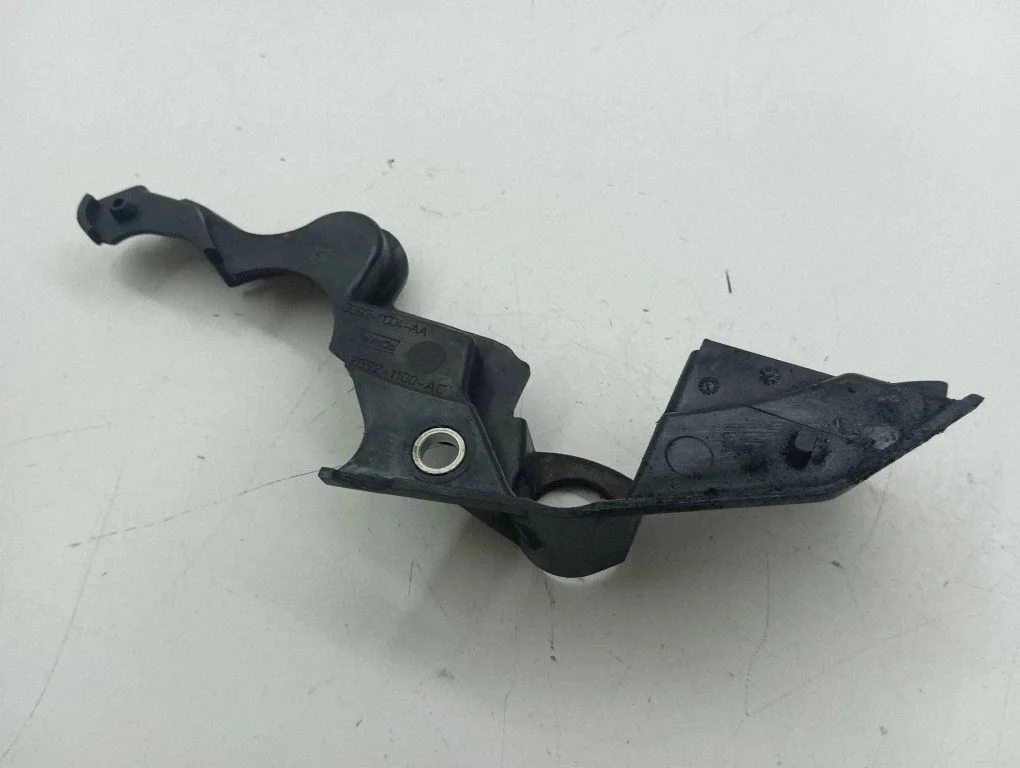 Other engine bay part BG9Q11004