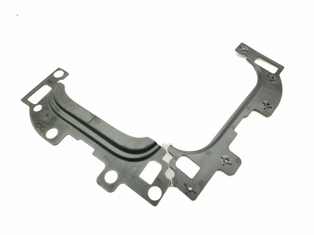 Cita motora nodalījuma detaļa LJ8BR044F08BA