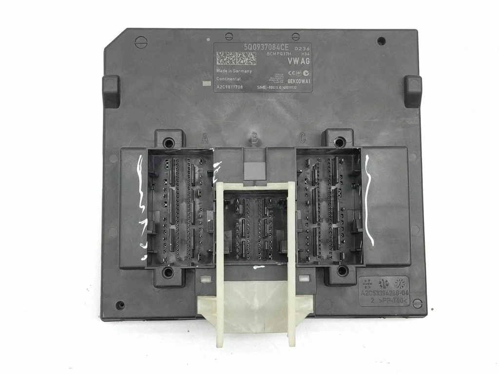 Comfort/convenience module 5Q0937084CE