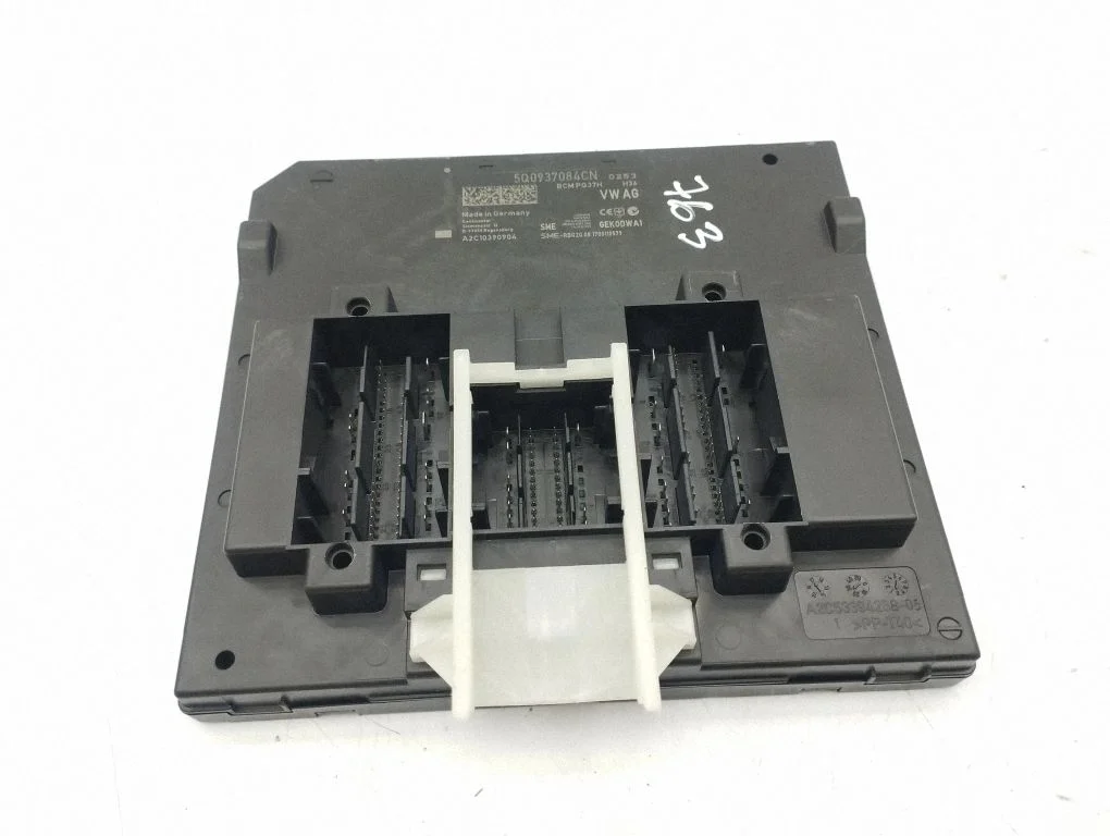 Comfort/convenience module 5Q0937084CN