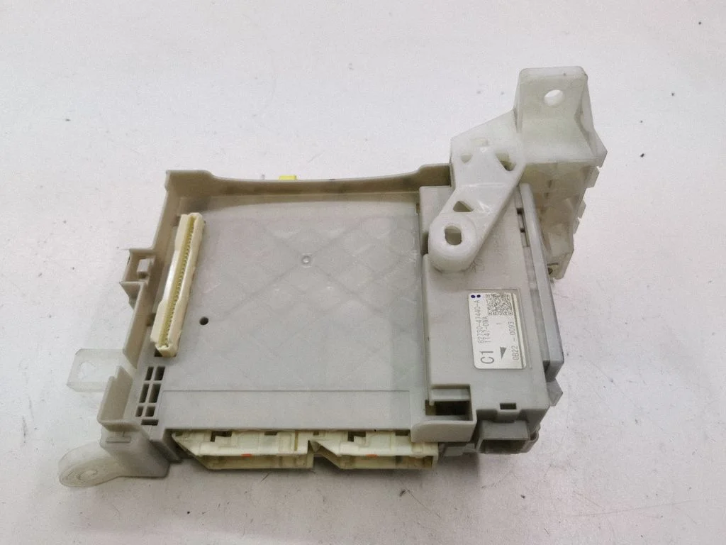 Comfort/convenience module 8273047440A
