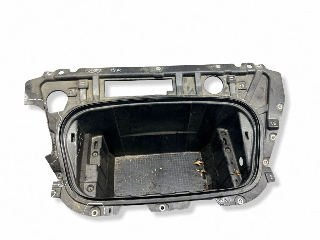 Glove box in trunk 9J1805075A
