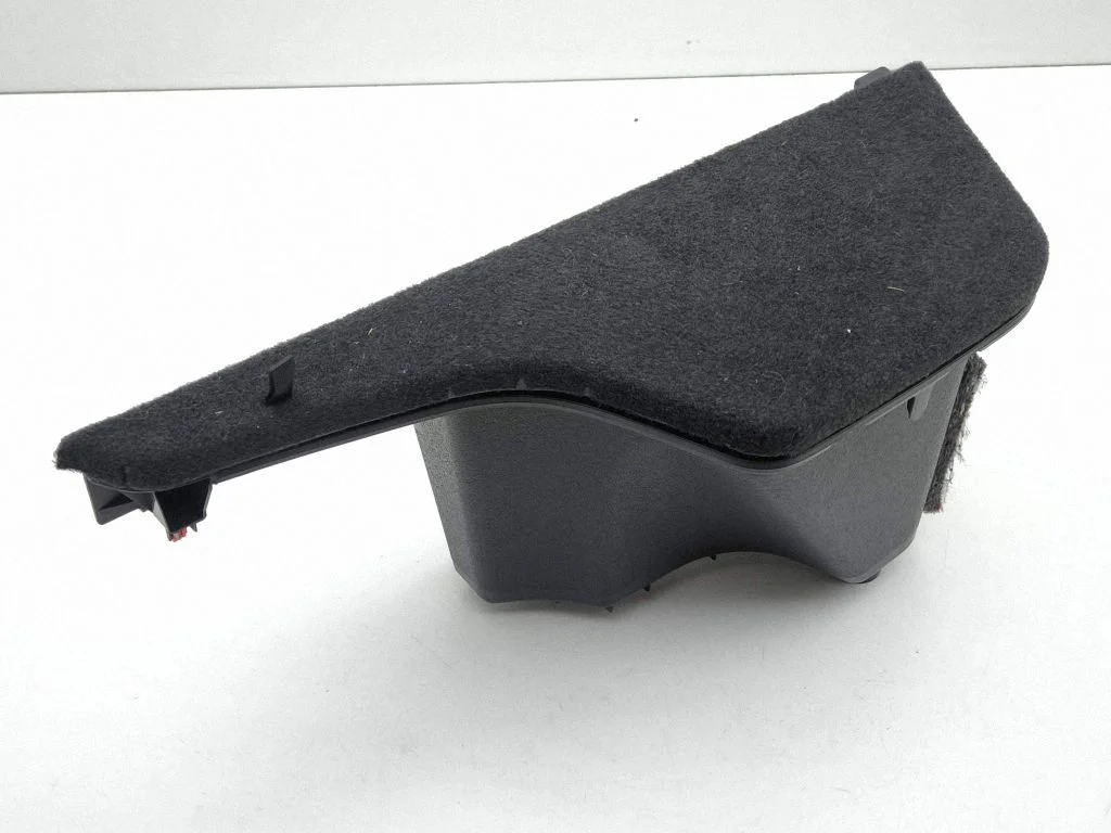 Pagasiruumi panipaik – Lexus UX (2018-)