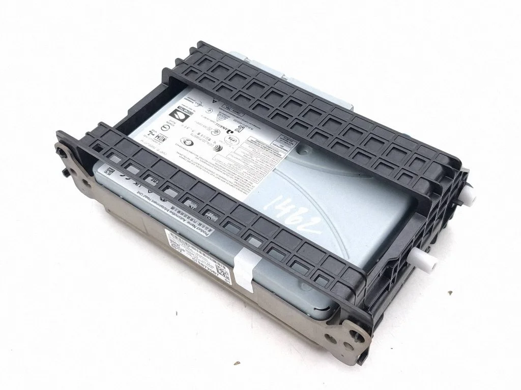 Radio, odtwarzacz CD/DVD, nawigacja MGU22