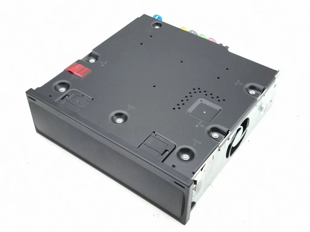 Radio/CD/DVD/GPS head unit 11N035816