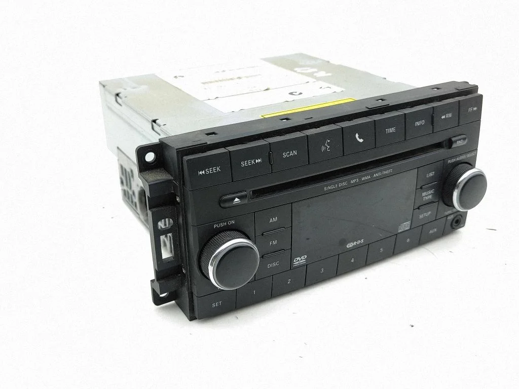 Radio/CD/DVD/GPS head unit 05064954AC