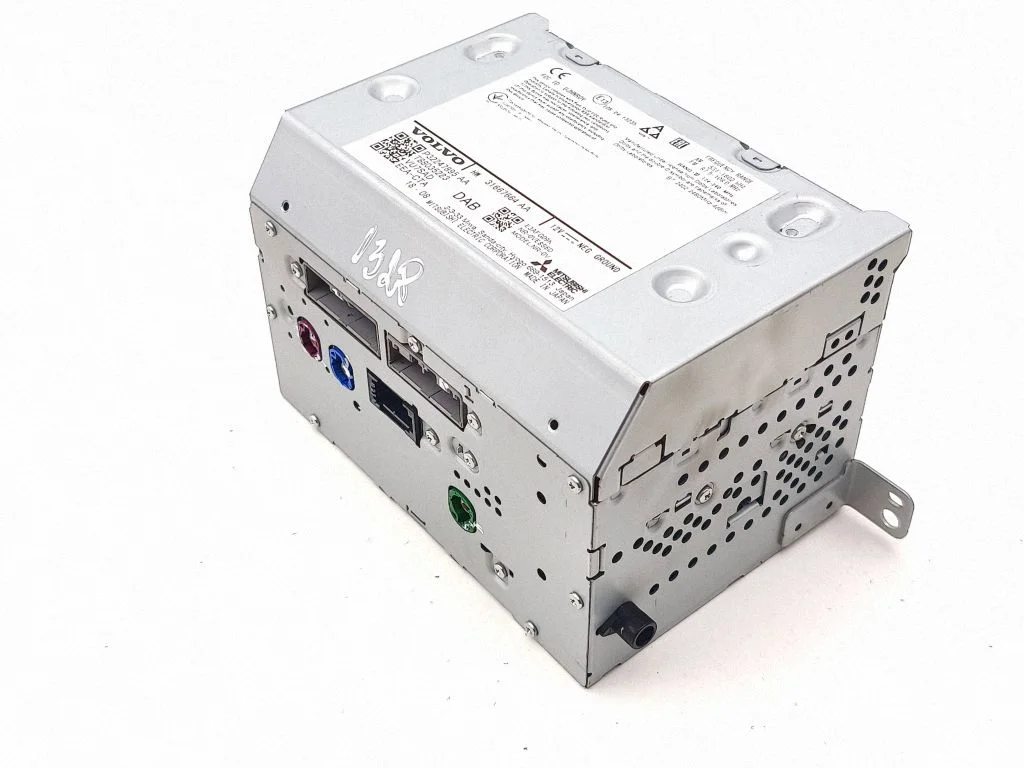 Radio/CD/DVD/GPS head unit – Volvo S90, V90 (2016-)