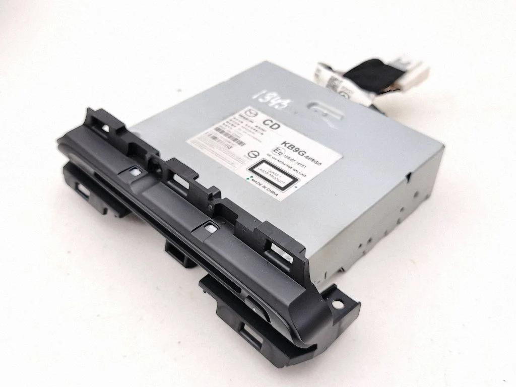 Radio, odtwarzacz CD/DVD, nawigacja KB9G669G0