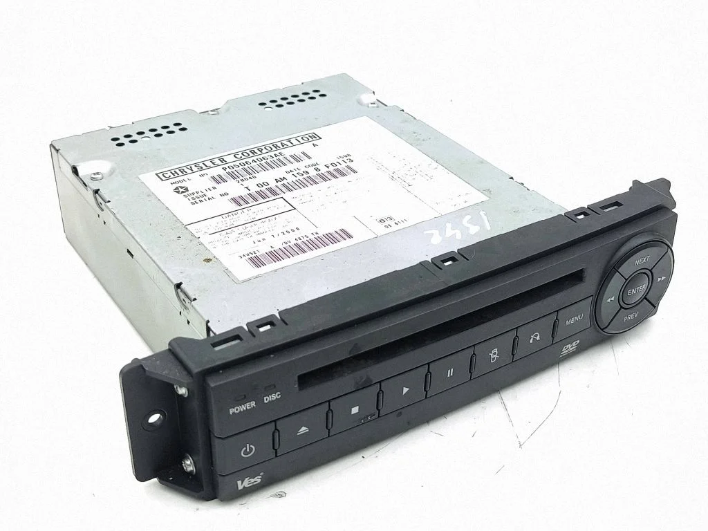 Radio/CD/DVD/GPS head unit – Chrysler Grand Voyager V (2007-2015)