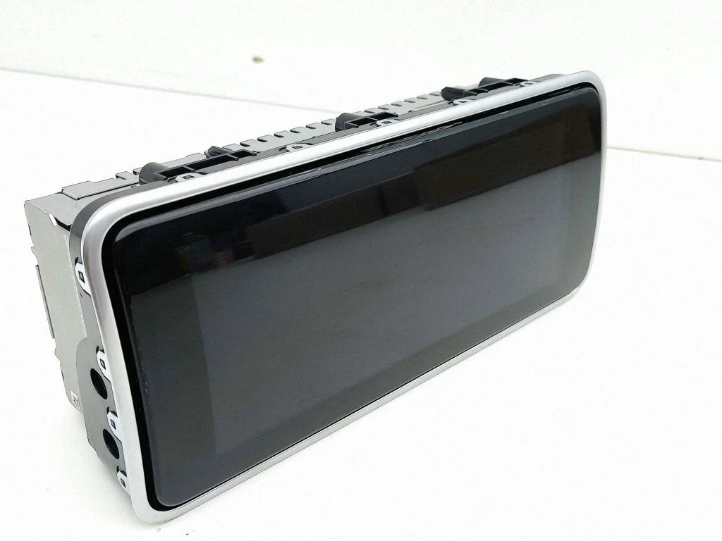 Radio/CD/DVD/GPS head unit L8A219C279