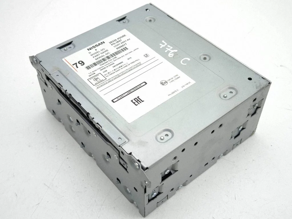Radio, odtwarzacz CD/DVD, nawigacja 283304GN5E