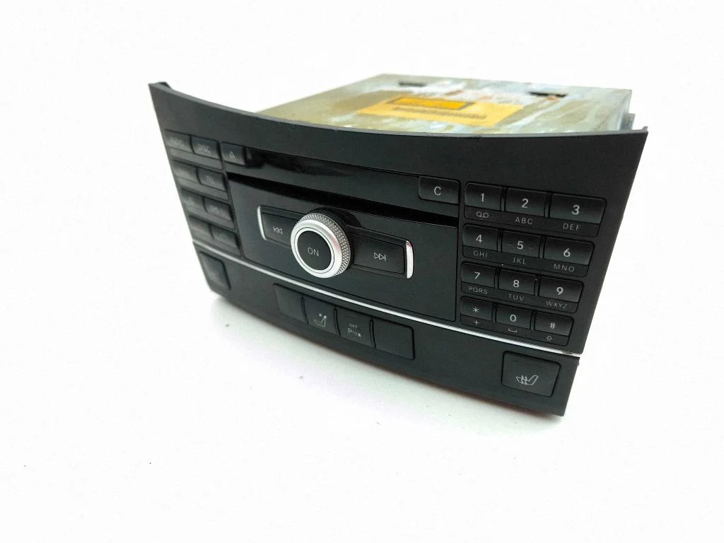 Radio/CD/DVD atskaņotājs/navigācija 01764152