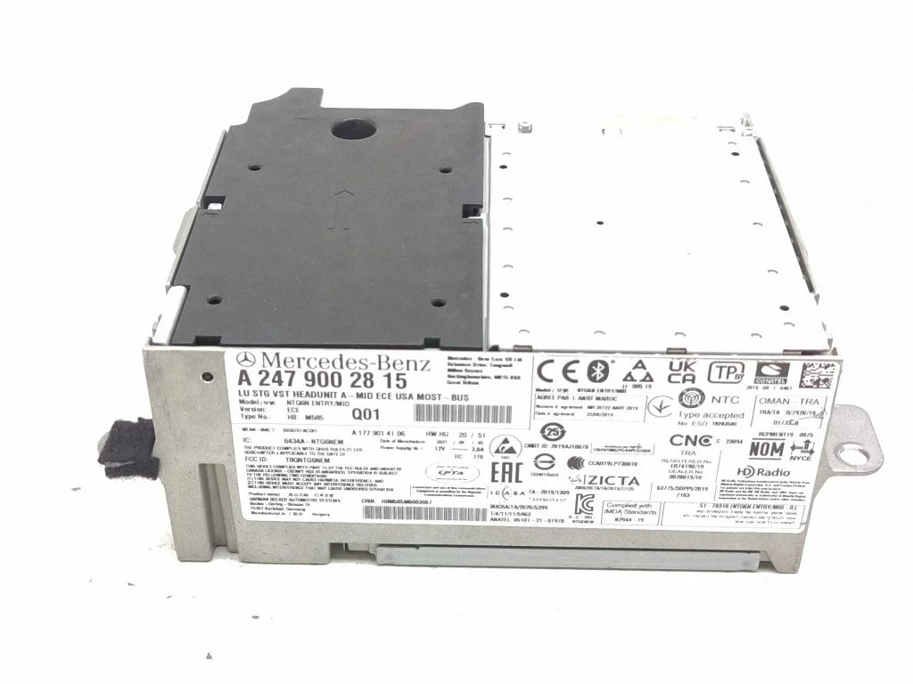 Radio/CD/DVD atskaņotājs/navigācija A2479002815