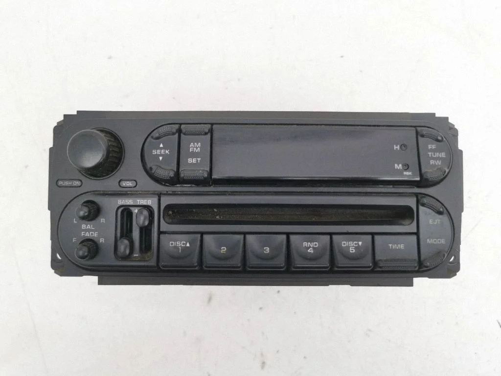 Radio/CD/DVD atskaņotājs/navigācija P05064354AF