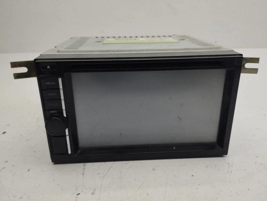 Radio/CD/DVD/GPS head unit – Chrysler Town & Country V (2008-2016)