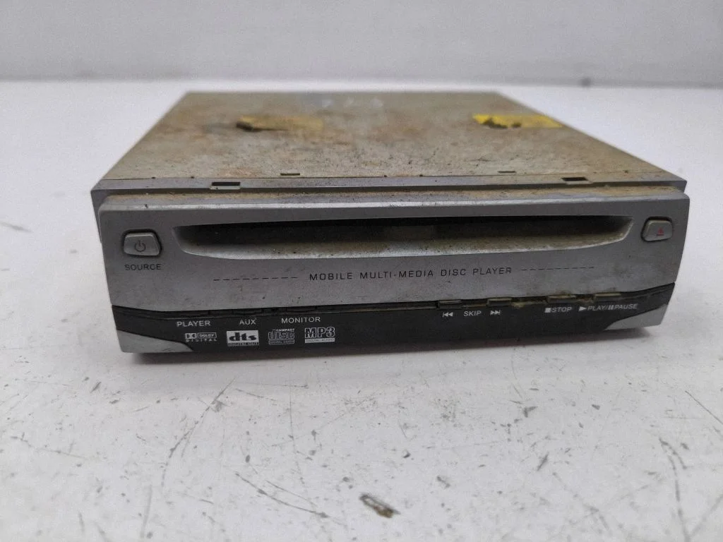 Radio/CD/DVD/GPS head unit PZ4620037000