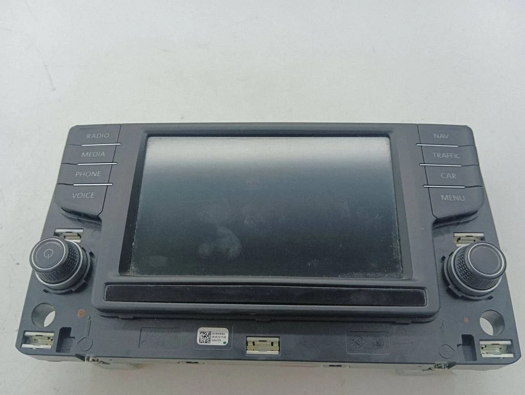 Radio/CD/DVD/GPS head unit 3G0919605D