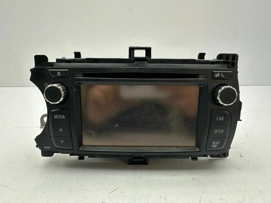 Radio/CD/DVD/GPS head unit 861400D030