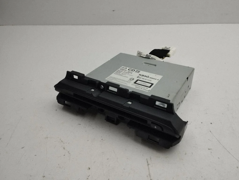 Radio/CD/DVD/GPS head unit – Mazda CX-5 II (2017-2025)