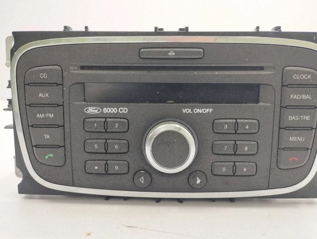 Radio/CD/DVD/GPS head unit 7M5T18C815BA
