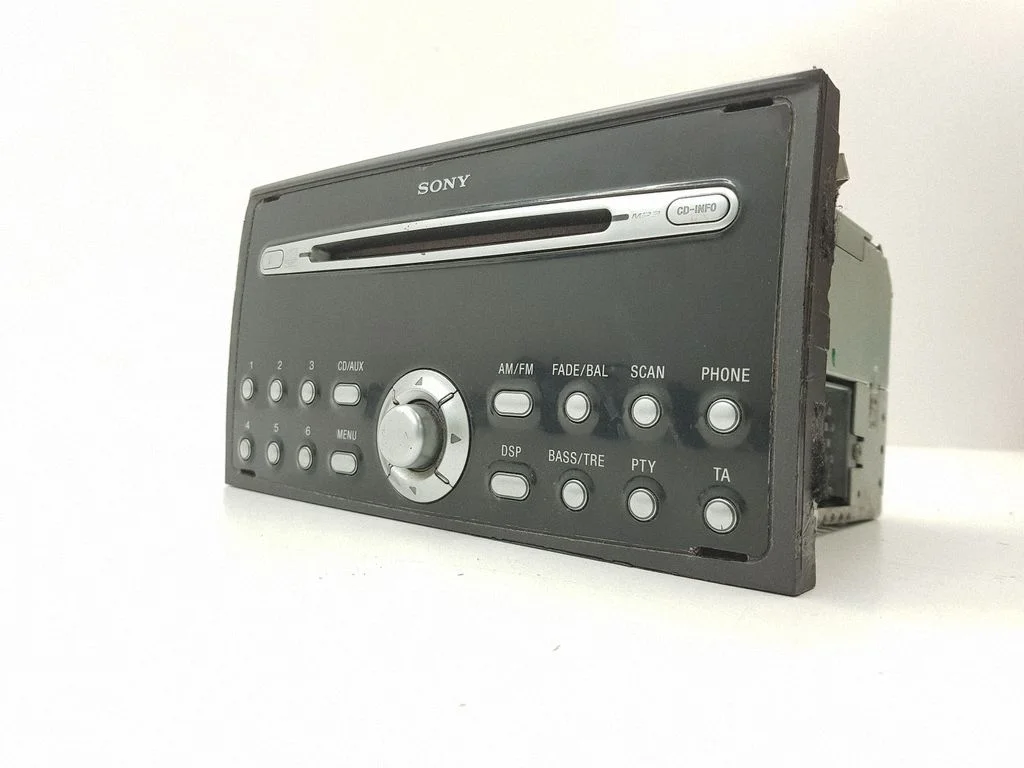Radio, odtwarzacz CD/DVD, nawigacja 3M5T18C815EG