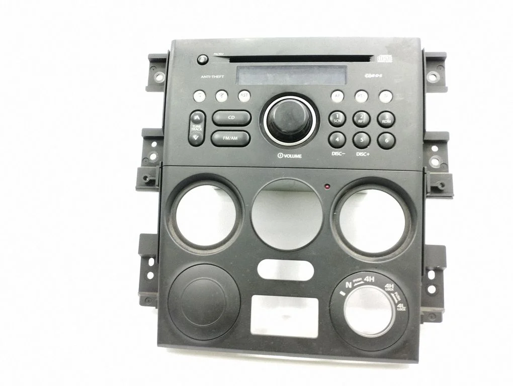 Radio/CD/DVD/GPS head unit 3910166JA
