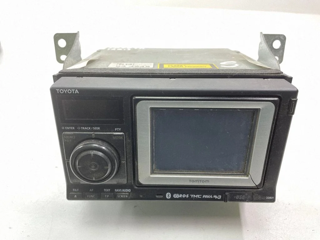 Radio/CD/DVD/GPS head unit PZ422003330