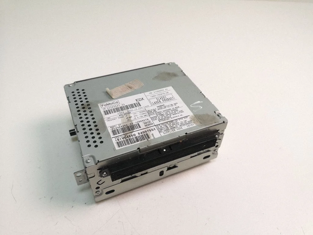 Radio/CD/DVD/GPS head unit 31260541