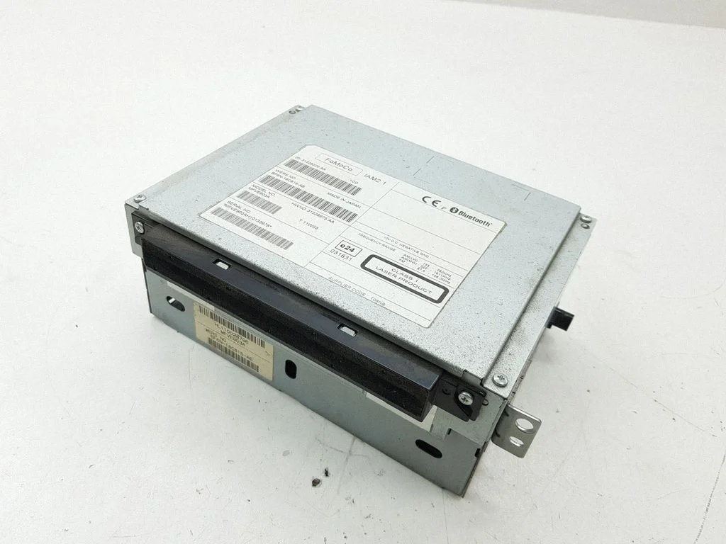 Radio/CD/DVD/GPS head unit 31326220AA